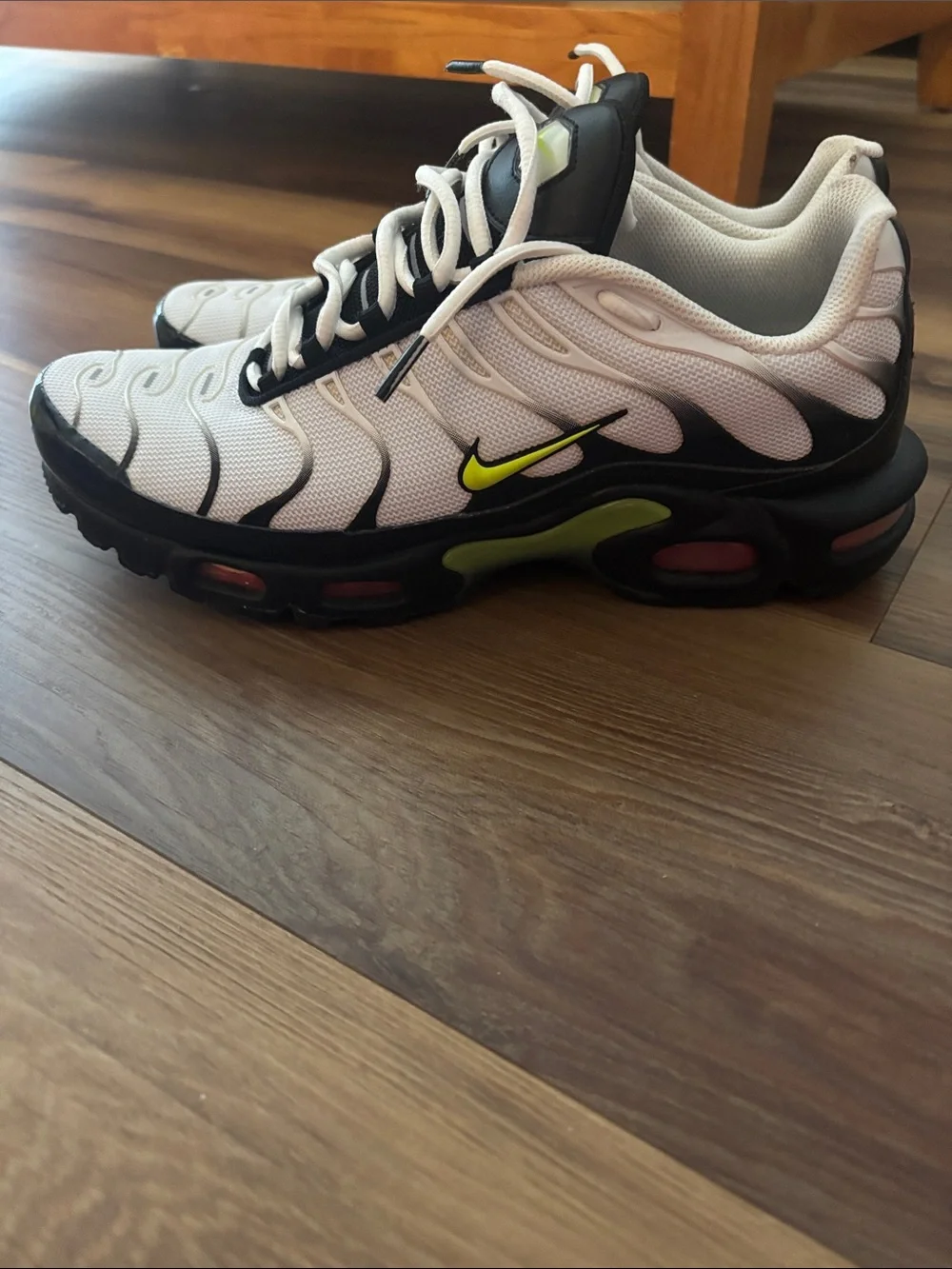 Nike Men's White and Black Athletic Sneakers with Neon Green Swoosh